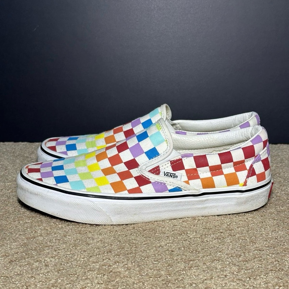 Van’s Women’s Rainbow Checkered Slip-On Sneakers - Size 8 - Picture 2 of 6